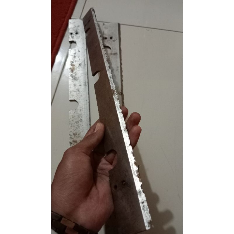 BAJA PUTIH / BAJA KTI / BAJA HSS/ BAHAN MENTAH PISAU ARIT BEKAS PABRIK