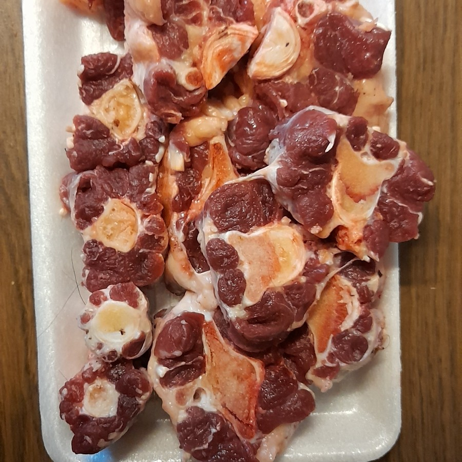 

Buntut Sapi Segar Mix Cut Lokal / Beef Oxtail Fresh 2kg