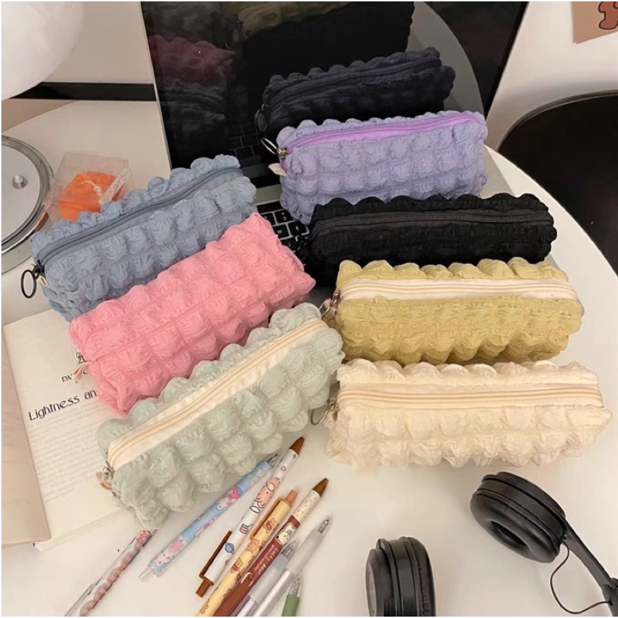 TEMPAT PENSIL BANTAL EMPUK / POUCH MAKE UP POLOS / CRUMPLED GRID PENCIL CASE / IMPORT KOREAN PENCIL CASE / TEMPAT PENSIL BERKAPASITAS BESAR / KOTAK PENSIL LEMBUT PUTIH HITAM / KOTAK PENSIL ESTETIK / TRAVELLING POUCH ORGANIZER