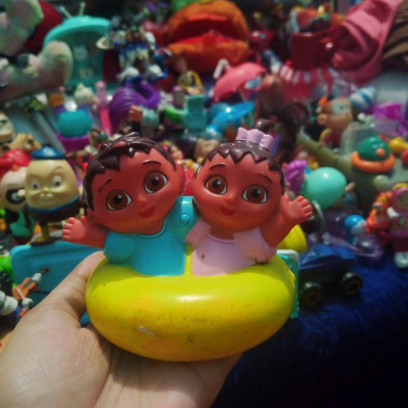 mainan anak/ figure dikoleksi Dora & Diego Viacom Mattel ,2005 jadul
