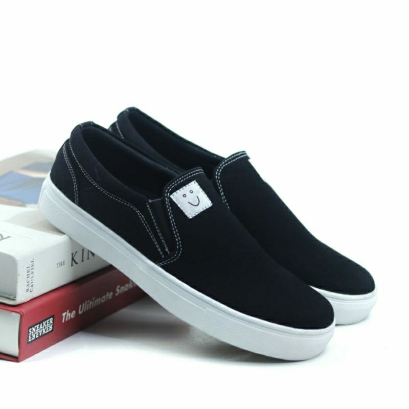 MUZAN Sepatu Slip On Sneakers Pria Warna Hitam Casual Santai Sekolah Kuliah Canvas Premium