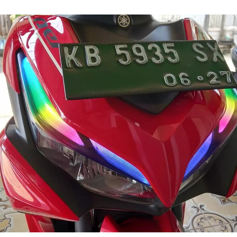 stiker alis aerox new/stiker lampu alis motor aerox new/stiker variasi motor aerox/emblem motor aero