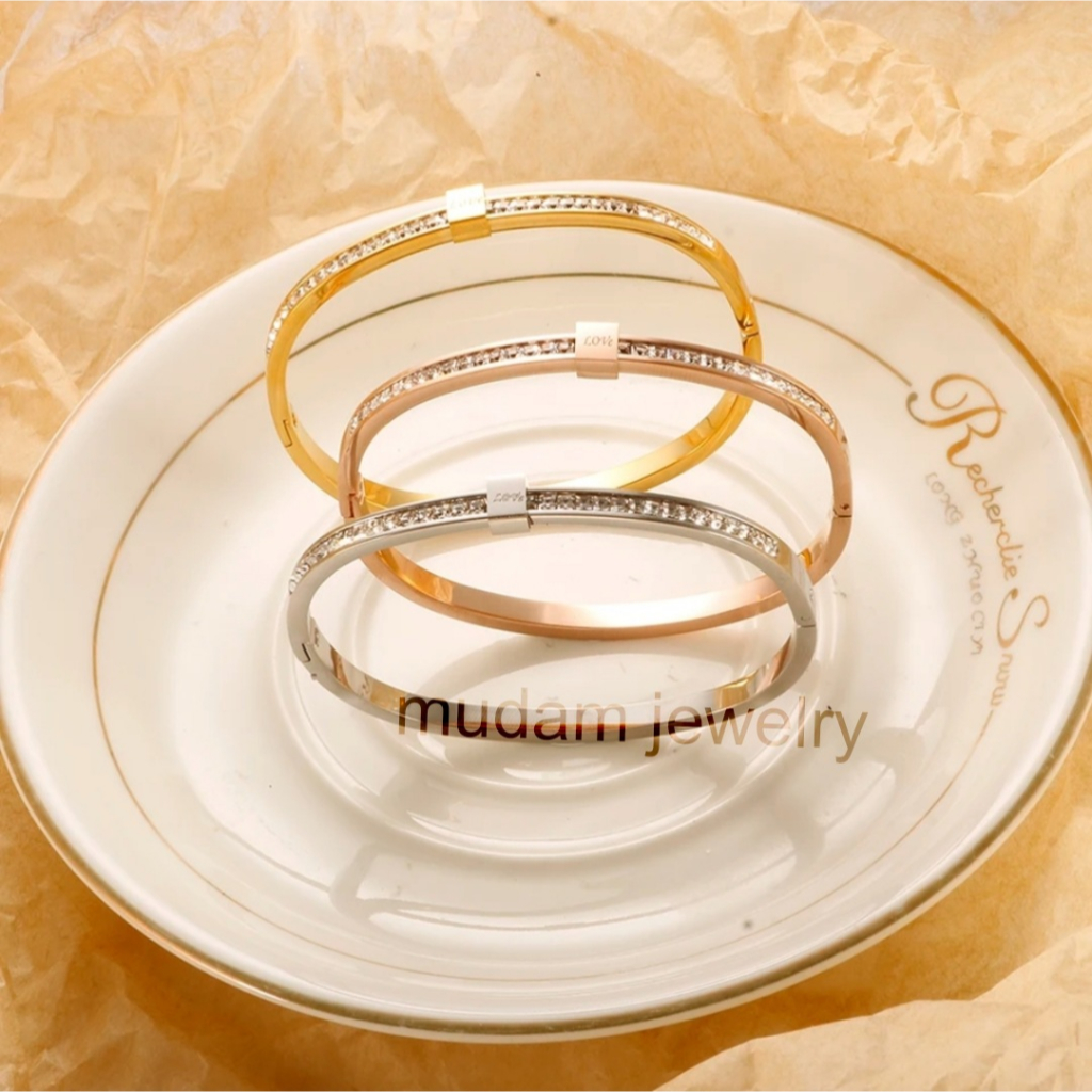 Gelang Bangle Love Aksen Berlian Artifisial Ala Korea