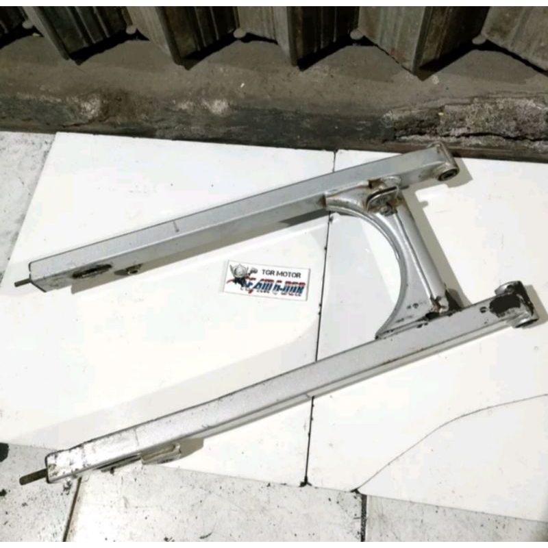 swing arem arm capitan udang roda belakang original yamaha jupiter z new 115 robot 31b copotan bekas