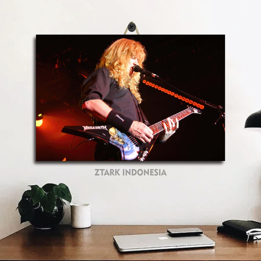 POSTER KAMAR COWOK VOKALIS BAND METAL MEGADETH 20X30 | ZTARK INDONESIA| DEKORASI KAMAR KAYU GITARIS 