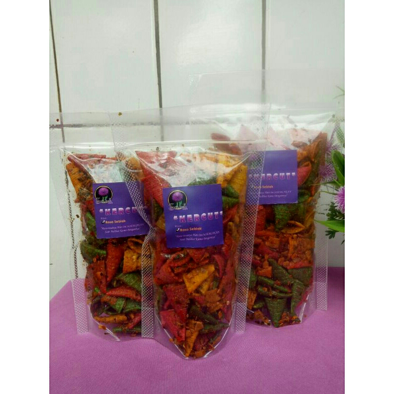 

KERUPUK KERCUT (KERCUT) RASA SEBLAK PEDAS ASIN GURIH RENYAH, BIKIN NAGIH SNACK KEKINIAN