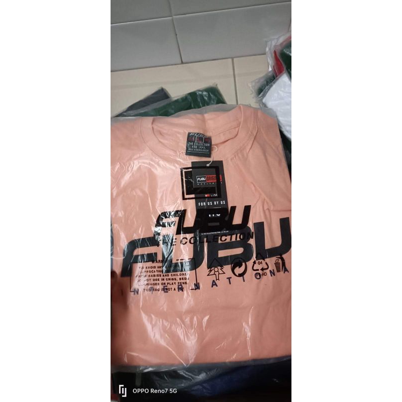 kaos fubu katun buat para pria dan wanita ..