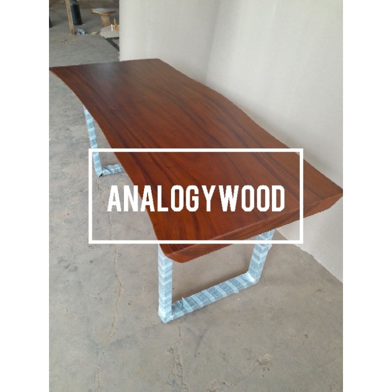 meja makan/meja kantor dari kayu solid trembesi dengan kaki besi
