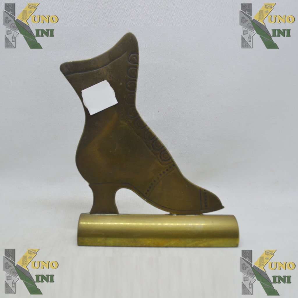 VINTAGE BRASS BOOTS SHOE DECOR - LEFT SHOE, from Australia