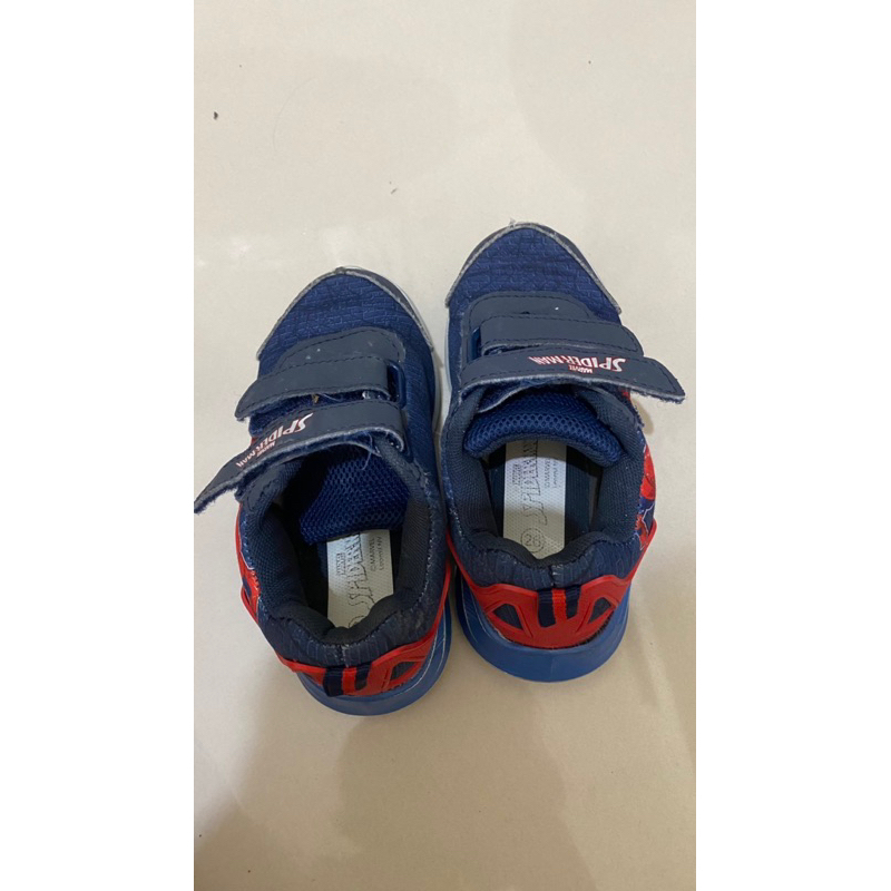Preloved Sepatu Anak Spiderman Sport Station