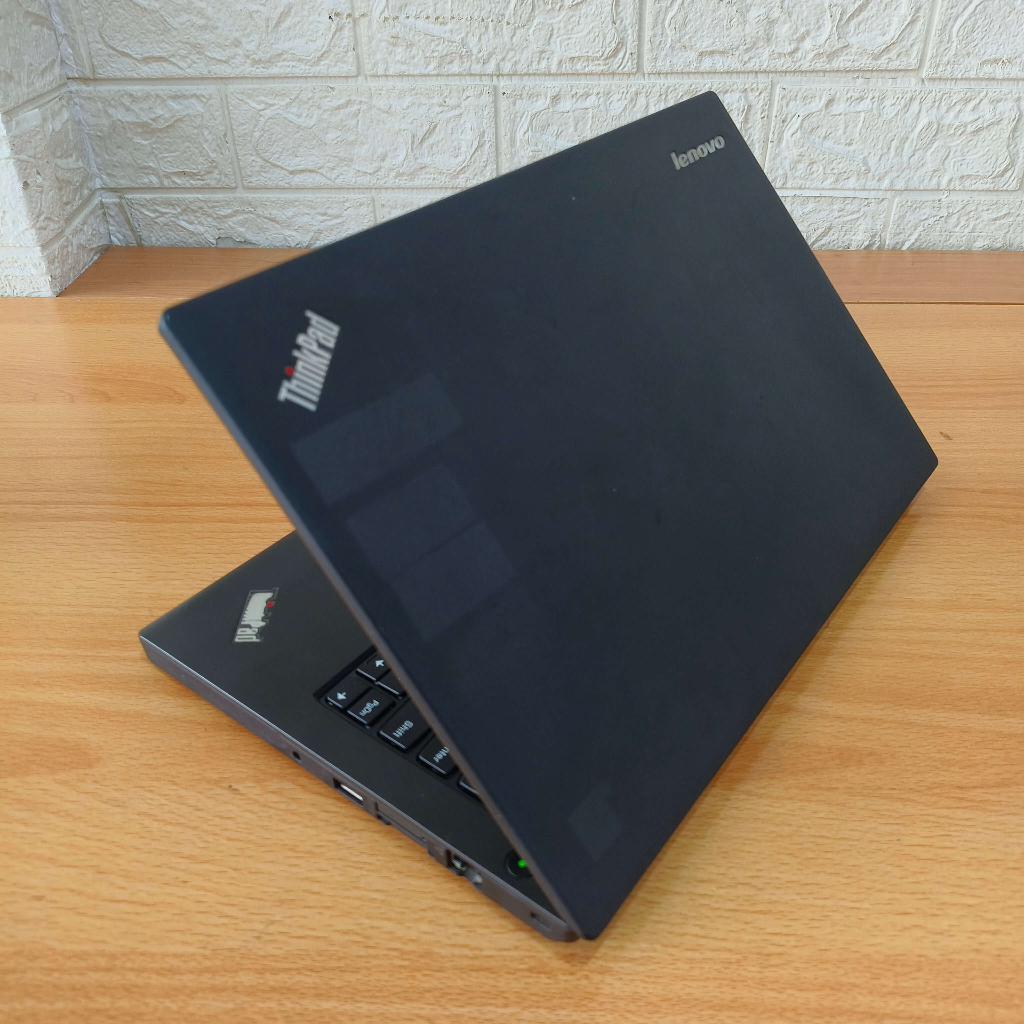 Laptop Lenovo ThinkPad X250 Core i5 Gen 5 RAM 4GB SSD 256GB Murah