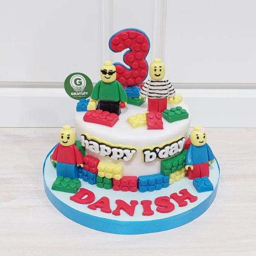 

CAKE TEMA LEGO FAMILIES UK 15CM / KUE ULANG TAHUN CUSTOME