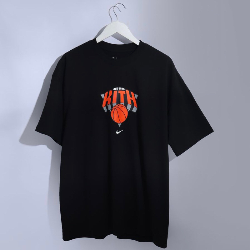 Kith. Tee Nike Knicks