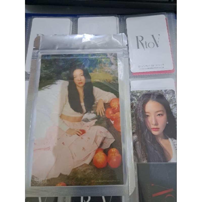 MD SMCU Palace Red Velvet Seulgi 4x6 Photo Set