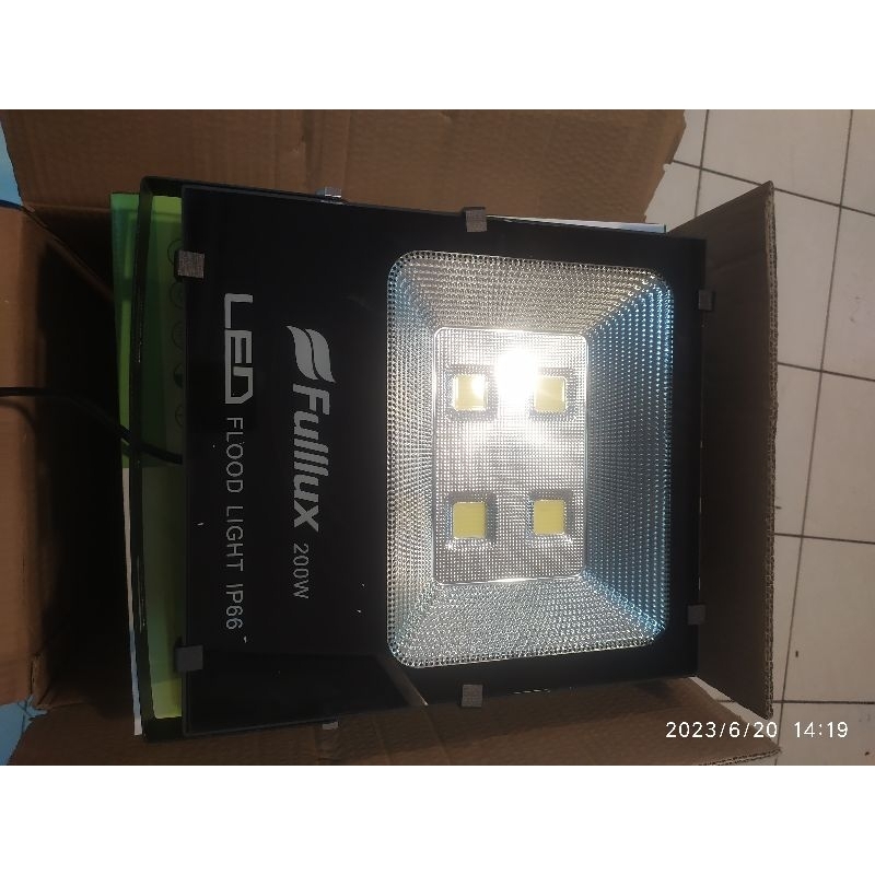 Lampu sorot LED Fullux 200w IP66