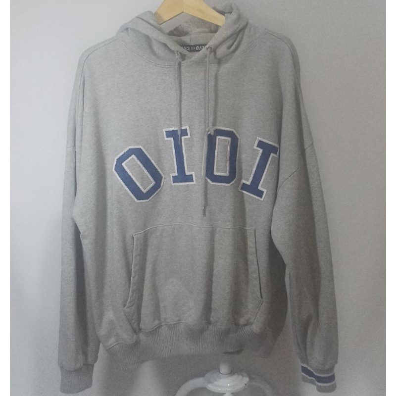 5252 by OIOI Hoodie Grey Size Free