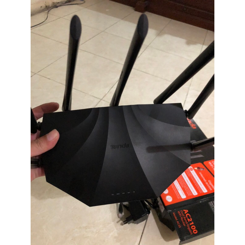 Tenda AC 2100 preloved wifi router