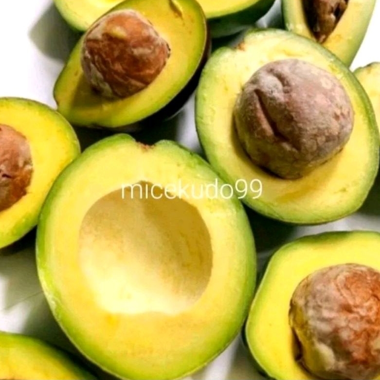 

ALPUKAT ORGANIK SEGAR 1KG BUAH AVOCADO MENTEGA FRESH FRUITS ORGANIC