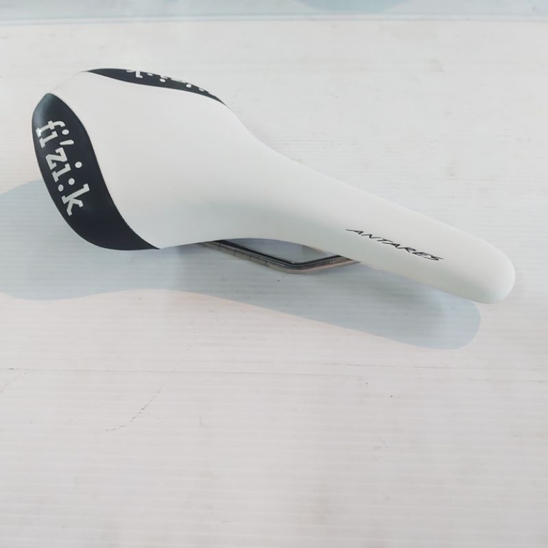 Saddle Fizik Antares White Black Original