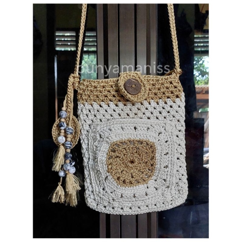 crochet sling bag | tas rajut HP | tas boho style / bohemian / etnik / simple look / tas pantai