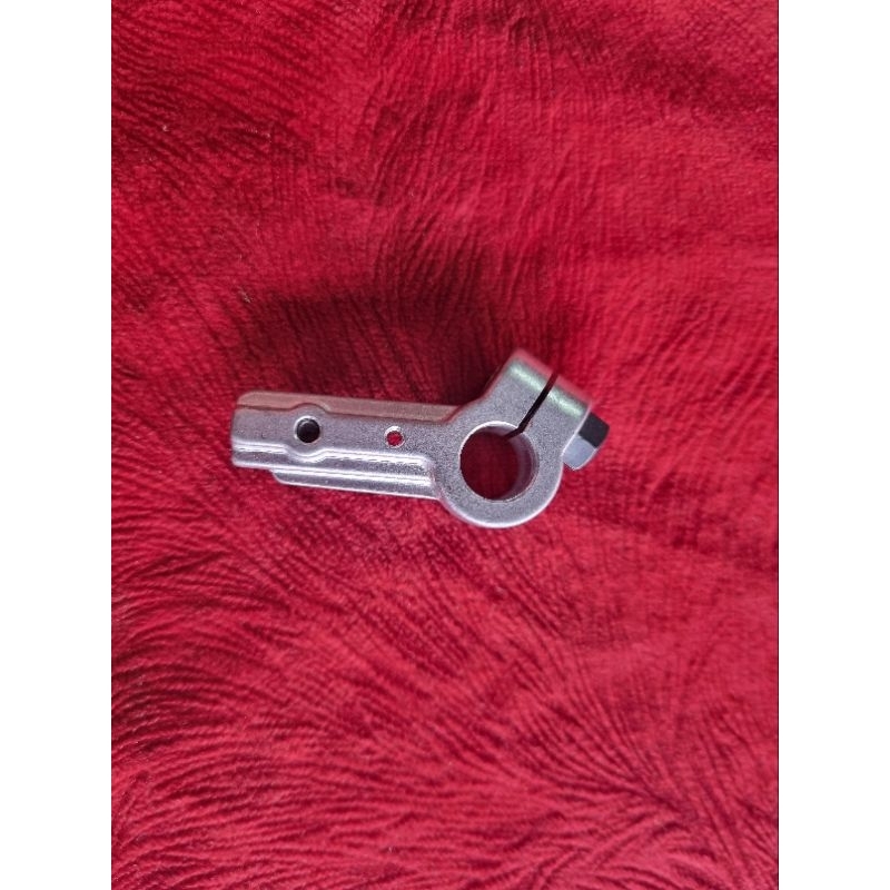 Dudukan loper rantai mesin jahit Obras 757