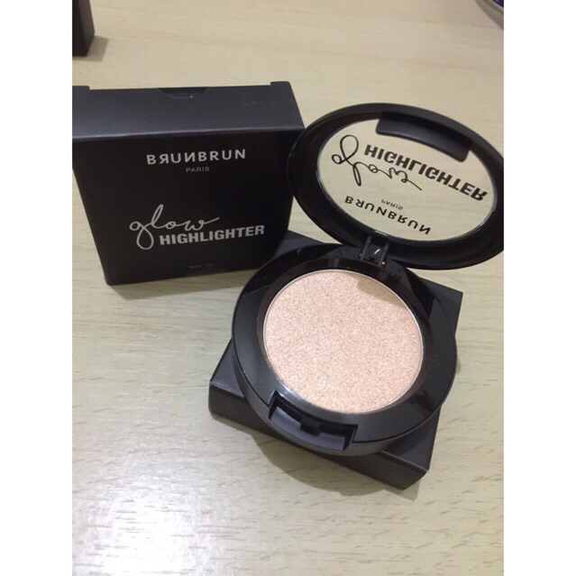 Highlighter/bronzer/contour glow