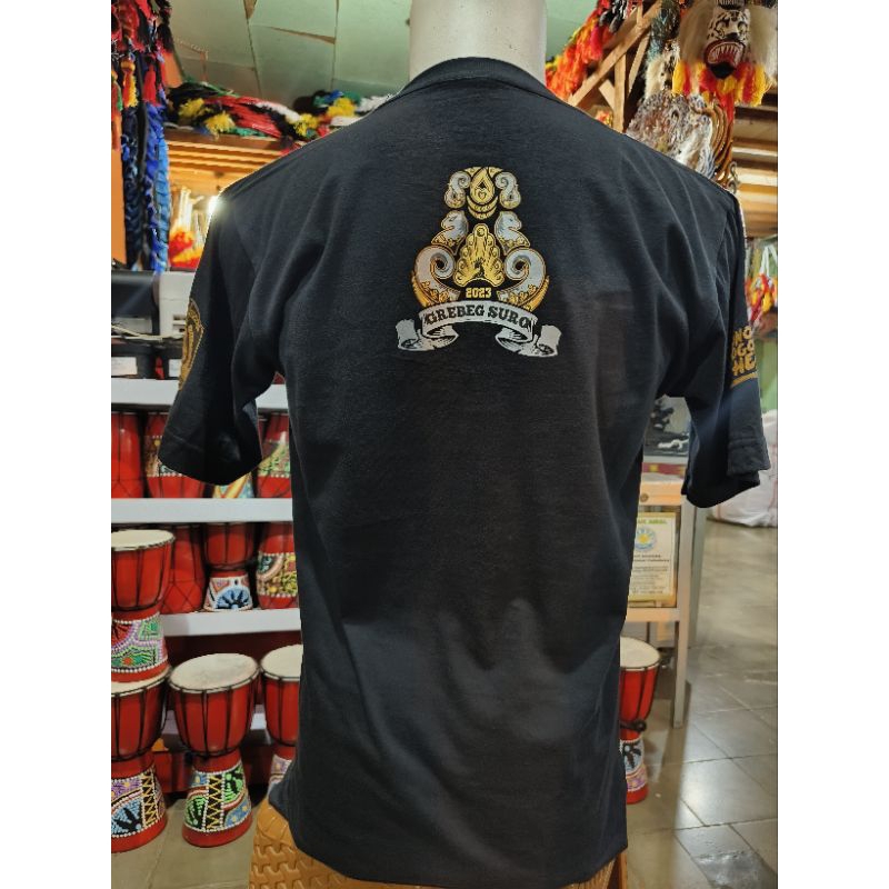 kaos grebek suro / kaos reog / kaos / warok / jaranan / kepang / kuda lumping / senterewe / reog / ganongan / bujang ganong / rompi ganong / barongan devil / barongan kediri / mainan / kenong / kendang / gong / udeng / pecut bopo / pecut / komboran / gong