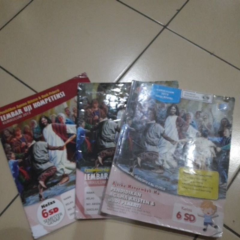 

Buku Agama Kristen Kelas 6 Bekas (harga 3 buku)