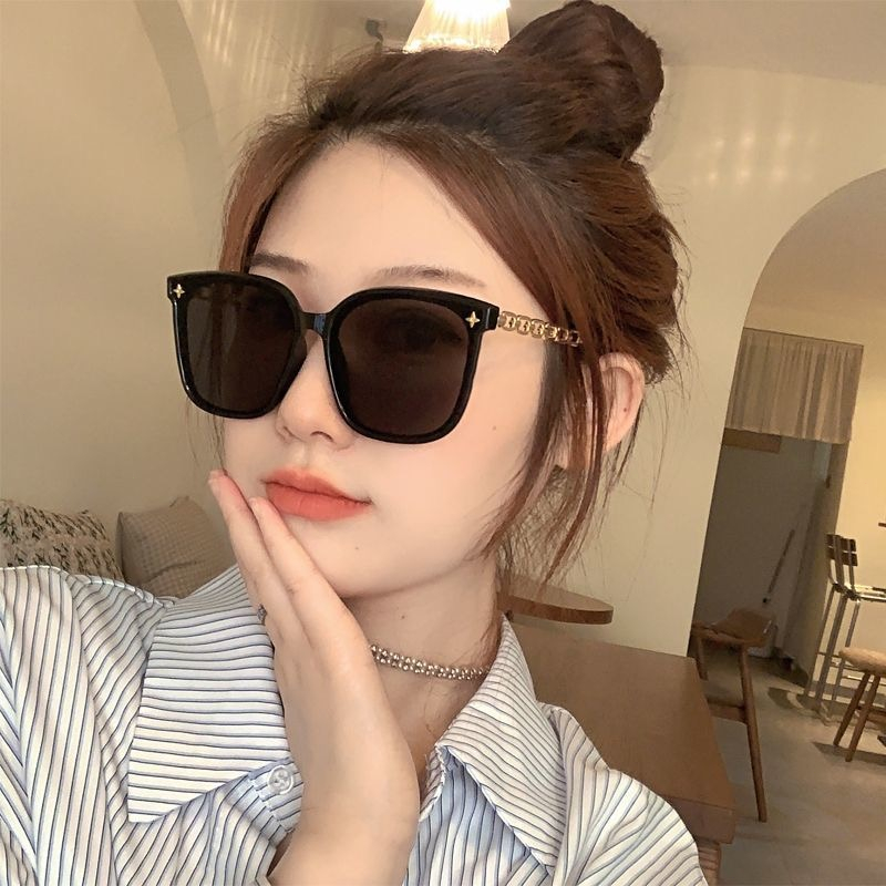 FAB NEW FASHION Kacamata Kotak Hitam Korean Sunglassess Wanita / Kacamata Hitam Fashion New Trend