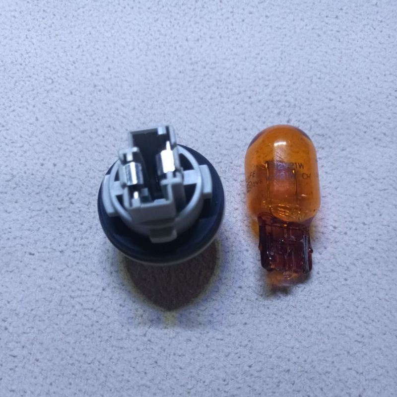 SOKET + BOHLAM LAMPU SEIN AVANZA INNOVA