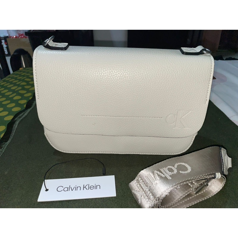 CALVIN KLEIN CROSSBODY BAG PRELOVED / SECOND ORIGINAL 100%