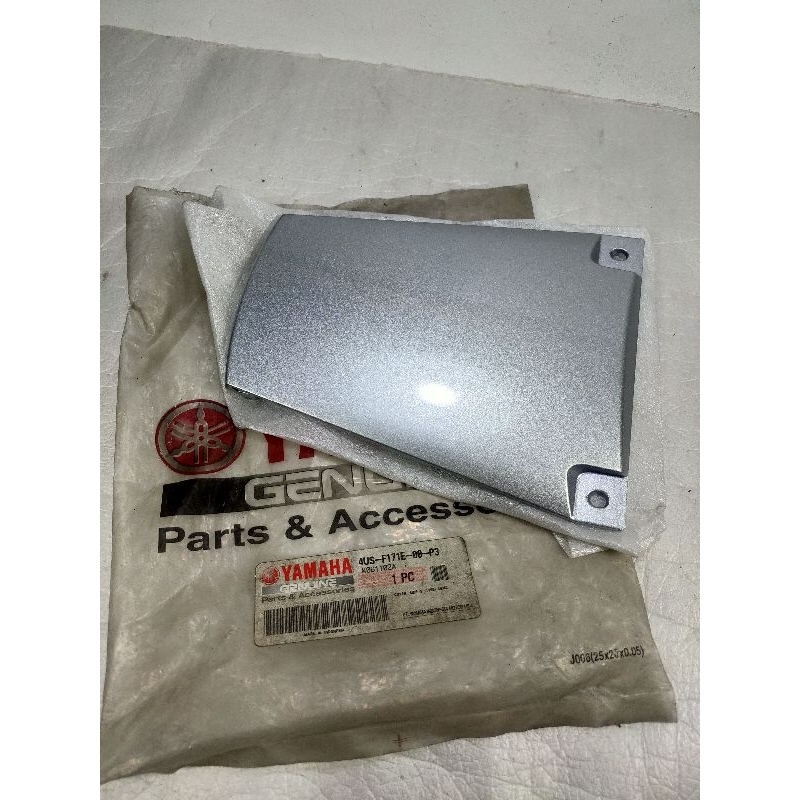 Cover Tail Yamaha F1ZR New Original Silver Metallic 4US-F171E
