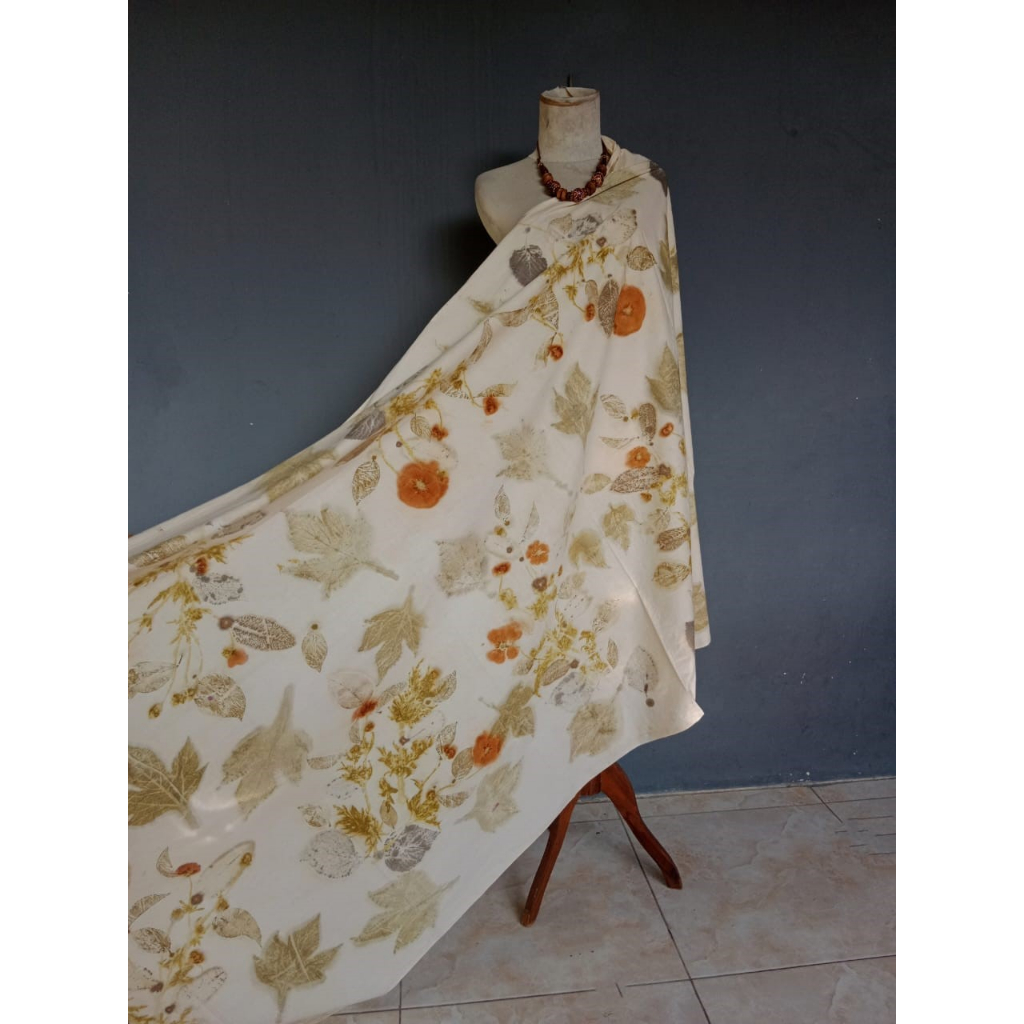Kain Batik ECOPRINT EP-02 Asli Batik Jogja motif dedaunan dan bunga dengan pewarna alami ORIGINAL dan dicetak terbatas Ekslusif