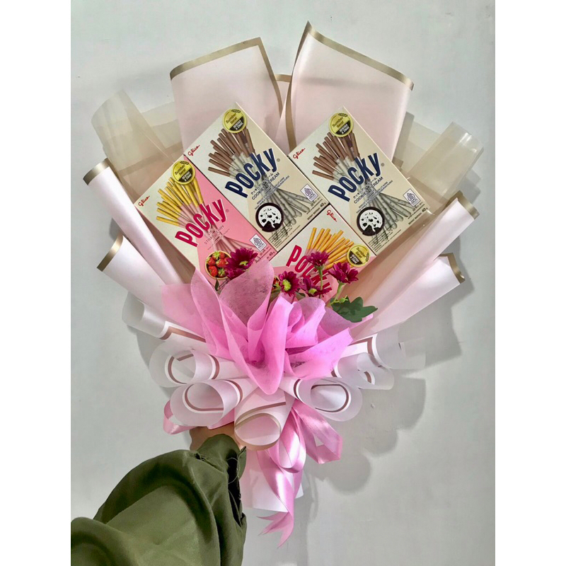 Bouquet Snack by arv.stuff / gift birthday semprotulation graduation jajan snack bunga kado terbaik gift box special surprise semua acara nikahan ulang tahun perpisahan pelepasan kelulusan artificial bestseller kado kekinian