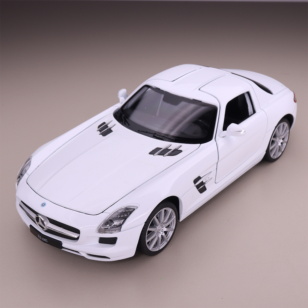 Miniatur Mobil Welly Mercedes SLS AMG White Diecast Skala 1:24 Mainan Koleksi