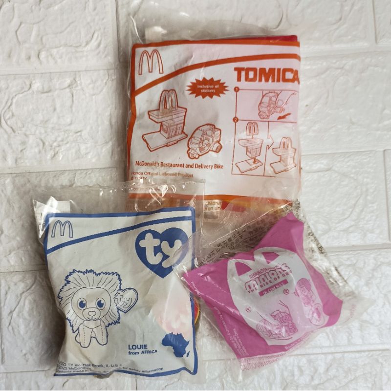 Happy Meal TY Minions Tomica McD Restaurant and Delivery Bike