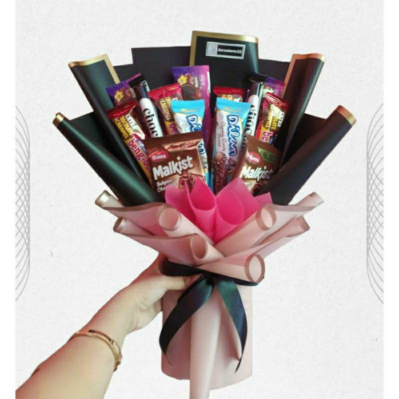 

Buket Snack coklat wisuda Bucket boneka bunga jajan wisuda murah Sempro ulang tahun Anniversary valentine