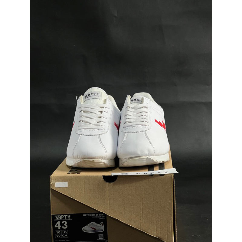 SAPTY ORIGINAL- Sneakers Classic White Low Bahan Leather, Sepatu Klasik Pria Wanita, Sepatu Lokal OriginaL, Sepatu Olahraga Ori, Sepatu Pria, Sepatu Sekolah, Sepatu Kets, Sepatu Lari Jogging