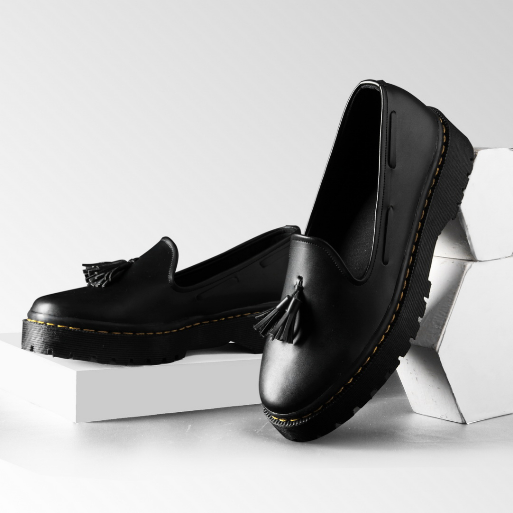 Yuki Black | 36-41 | Sepatu Loafers Slip-On Wanita Docmart (Hak 4cm) | FORIND x Lvnatica