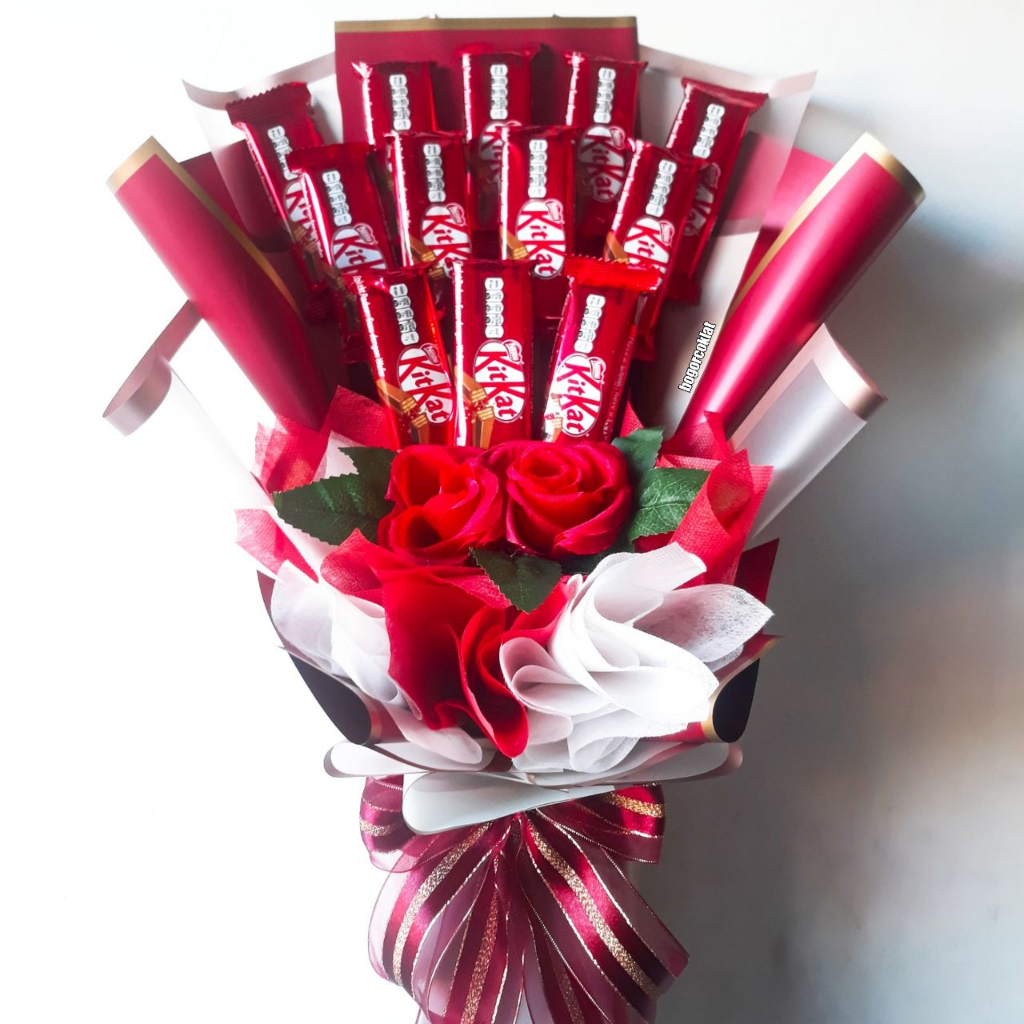 

Buket Wafer KitKat Rose