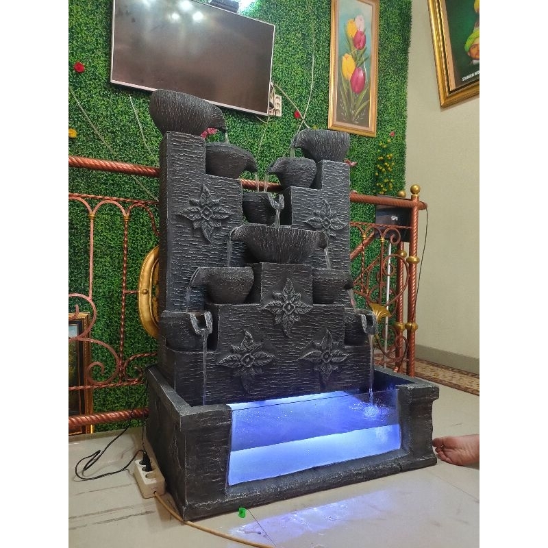 Kolam air mancur kaca plus lampu
