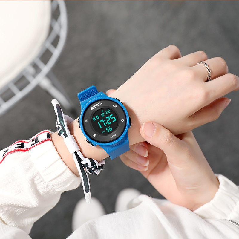 Jam Tangan Digital Sport Wach Kekinian Untuk Pria dan Wanita LED Strap Rubber Fashion Import