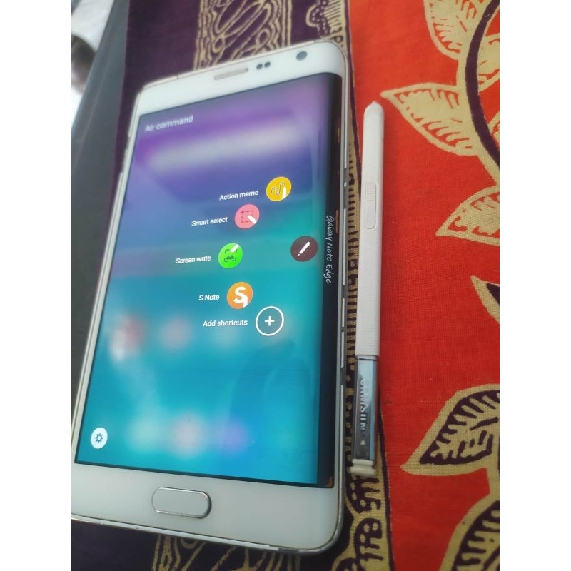 Samsung Note Edge SC-01G (versi docomo)