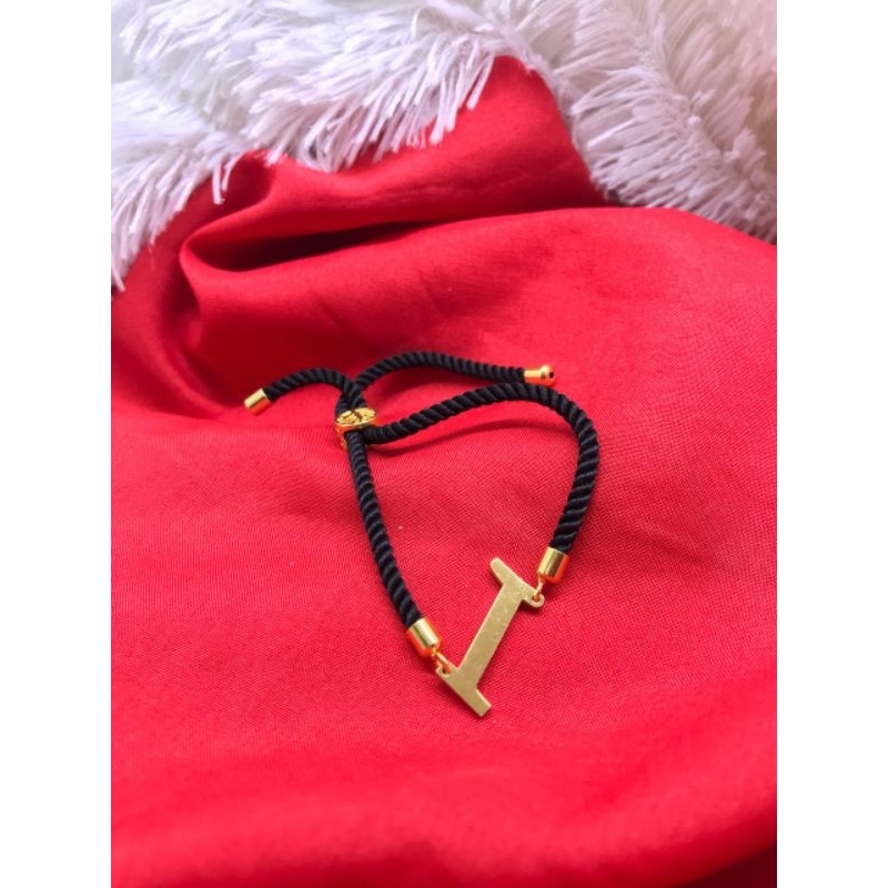 Gelang serut huruf fashion cewek titanium anti karat 0615
