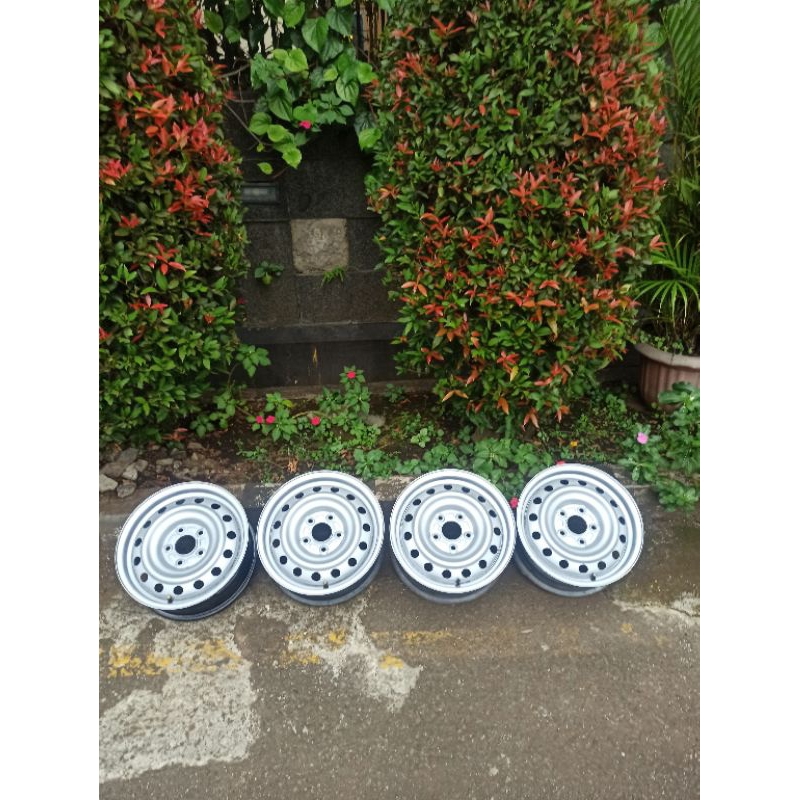 4 velg kaleng R 15 pcd 5x114 ApV innova taruna grandmax new mega carry crv