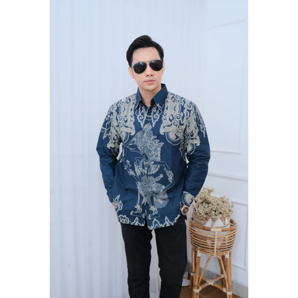 BATIKSOLOAMANAH WAYANG ARJUNA NAVY KEMEJA BATIK PRIA SOLO LENGAN PANJANG/PENDEK LAPIS FURING ATASAN 