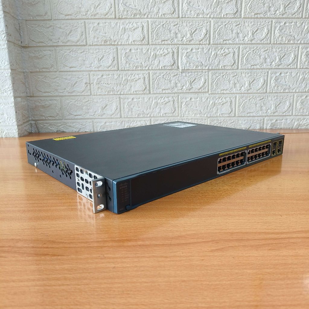 Switch Cisco Catalyst 2960 Plus 24 Port PoE WS-C2960+24PC-L