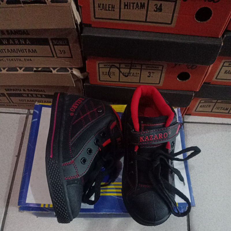 sepatu sekolah anak tali model bod size 30-37 kazaro