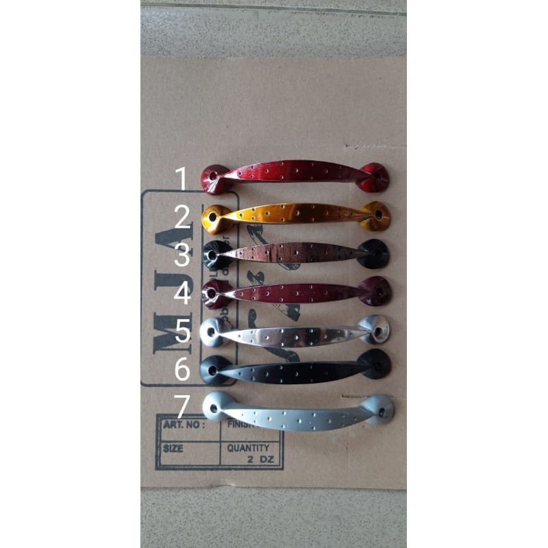 tarikan pintu almari