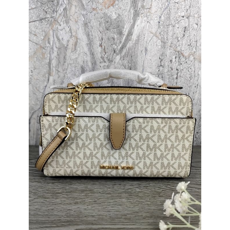 MK Jet Set Item Medium Double Zip Phone Xbody